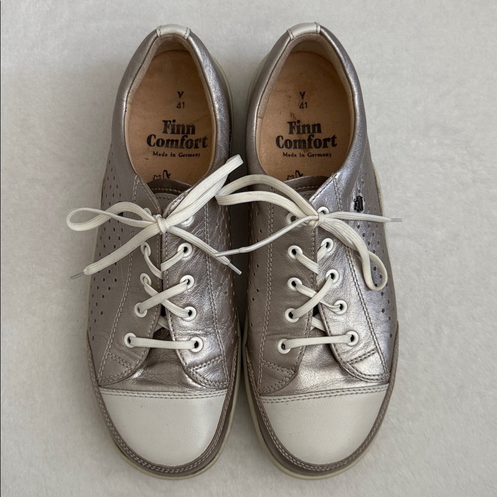 Finn Comfort | Charlotte Perforated Leather Sneaker Silver/White (EU 41/US 10) - Picture 9 of 15